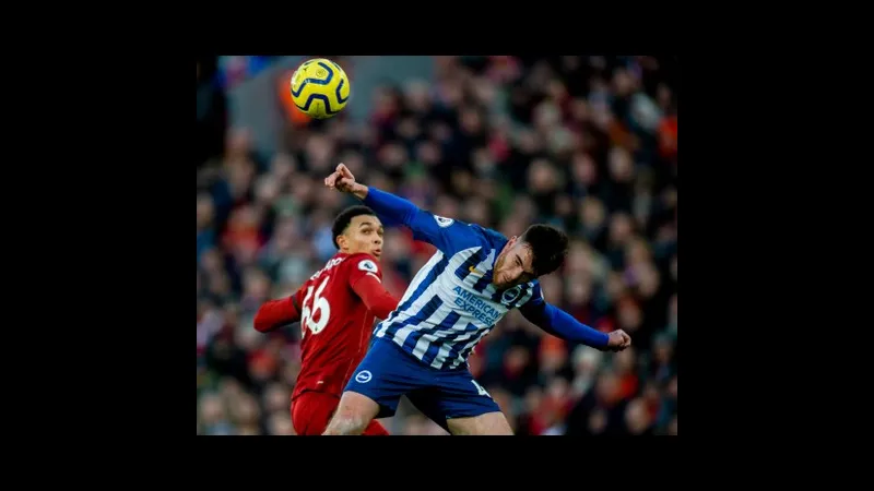 Liverpool và Brighton đang giao tranh trên sân