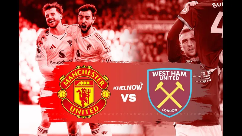 Cầu thủ của West Ham và MU tranh chấp bóng trên sân